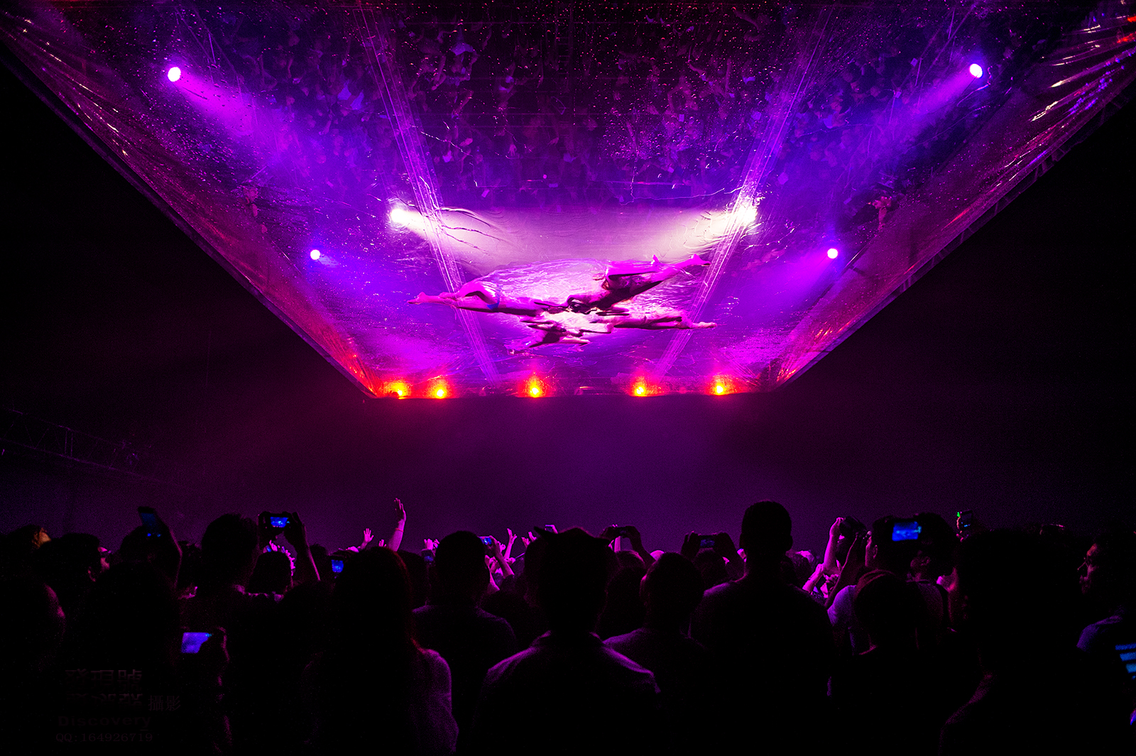 thebetterplaces_fuerzabruta_buenos_aires_pool.jpg